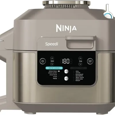 Ninja Speedi 12-in-1 Multi-Cooker, Air Fryer and Slow Cooker, 5.7L Cooking Pot, Meals for 4 in Minutes, Air Fry, Steam, Grill, Bake, Roast, Sear, Slow Cook and More, Stone Gold ON500UKSTGD